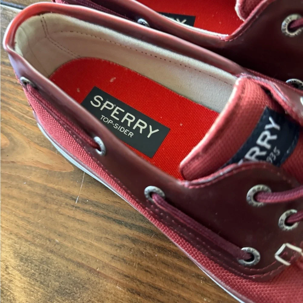 Men’s Sperry Boat Bahama Shoes size 9. Red